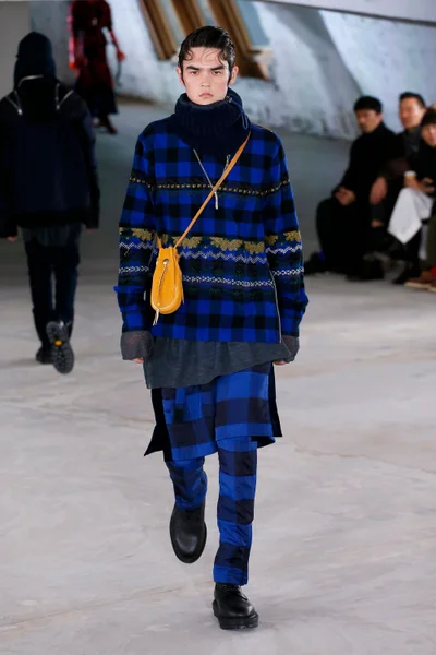 Look 19